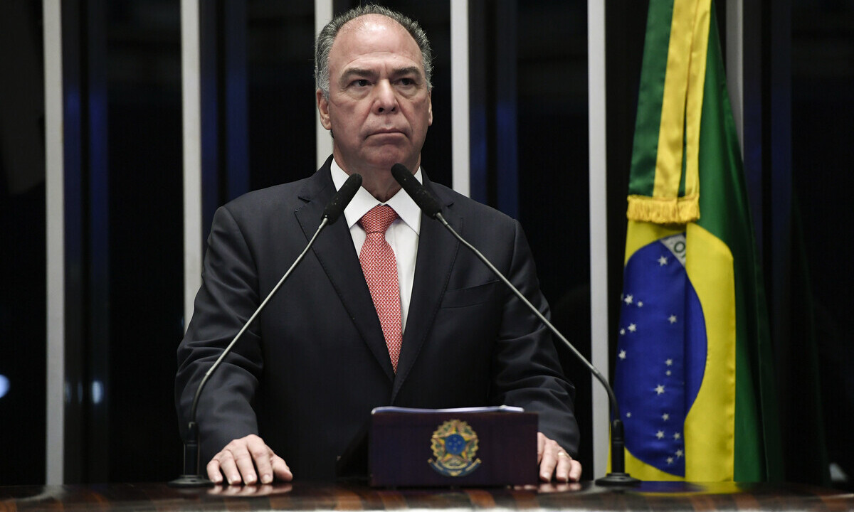 À tribuna, em discurso, o senador Fernando Bezerra Coelho (MDB-PE). Foto: Jefferson Rudy/Agência Senado 