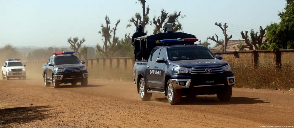 Ataque em igreja da Nigéria deixa dezenas de mortos