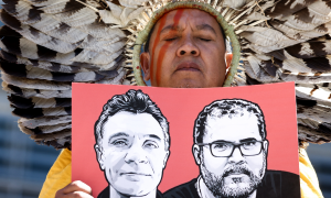 Indígenas peruanos manifestam-se pelo fim dos assassinatos na Amazônia