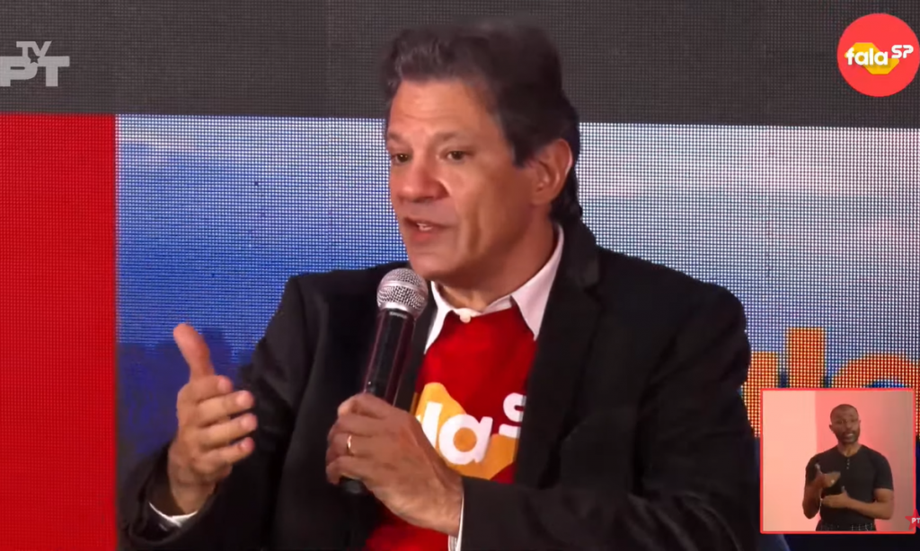 Haddad afirma que Bolsonaro pediu à transição a retirada de 2,5 milhões pessoas do Auxílio Brasil