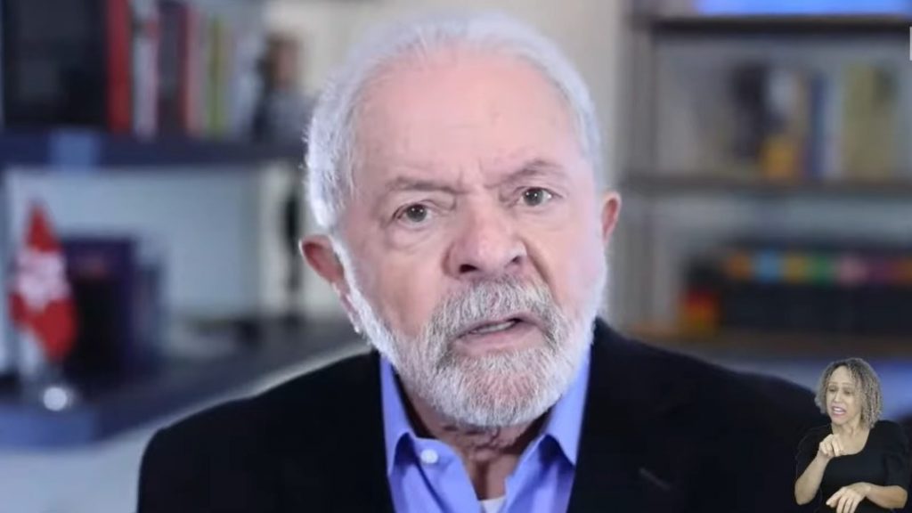 TSE nega pedido de Lula para que Bolsonaro exclua publicação que o relaciona ao PCC