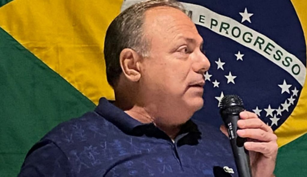 Com chope liberado, Pazuello participa de ato de campanha em tom bolsonarista: ‘Calcanhar de Aquiles das urnas é a transparência’