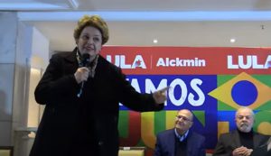 Dilma cumprimenta Alckmin, minimiza disputa PT/PSDB e destaca parceria no Bolsa Família