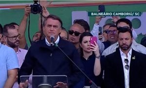 Na Marcha para Jesus, Bolsonaro volta a insinuar que não aceitará derrota para Lula