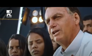 Na TV, Bolsonaro fala de Deus e família em conversa com jovens