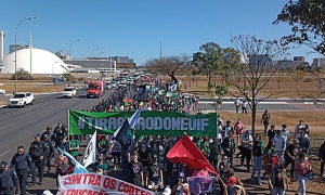 Estudantes protestam em todo o País contra cortes na educação