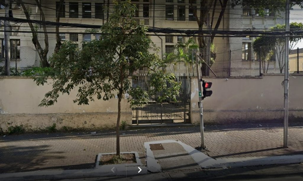 Estudantes descobrem câmeras instaladas nos banheiros de escola em SP