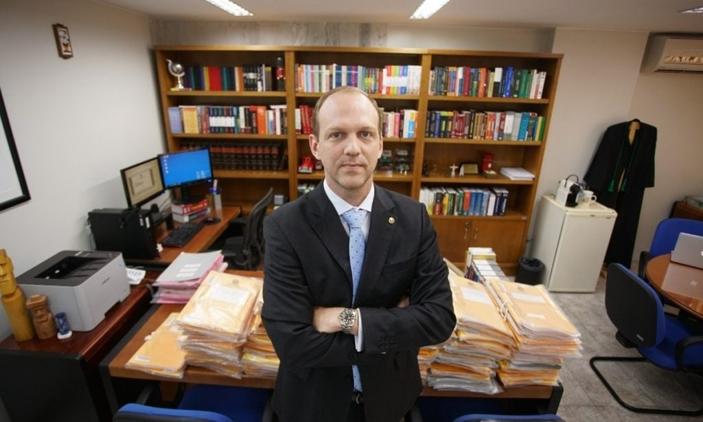 PF abre inquérito para apurar ameaças a juiz que mandou prender ex-ministro Milton Ribeiro
