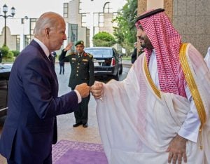 Noiva de Khashoggi diz a Biden que 'sangue' de vítimas do regime saudita está 'em suas mãos'