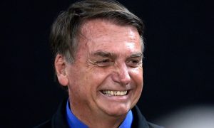 Bolsonaro ironiza manifesto pela democracia em postagem no Twitter