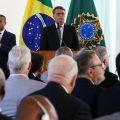 Defesa de Bolsonaro pede arquivamento de ação no TSE por ataque às urnas em reunião com embaixadores