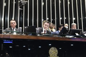 Na promulgação da PEC Eleitoral, Bolsonaro usa tom de campanha