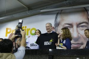 Ciro lança candidatura, diz que 'o lulismo pariu Bolsonaro' e defende o fim da reeleição