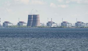 Ucrânia acusa a Rússia de lançar mísseis da central nuclear de Zaporizhia