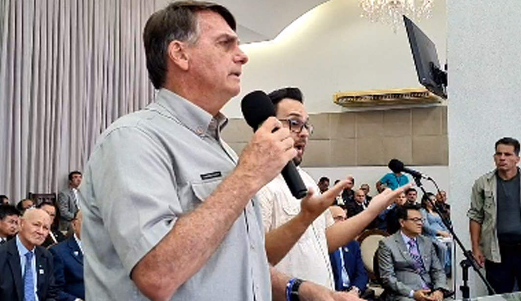 Bolsonaro usa cerimônia religiosa no RN para repetir clichês da extrema-direita