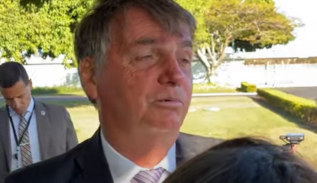 Bolsonaro diz ter ‘febre e gripe’ no dia da reunião com embaixadores sobre ataques à eleição