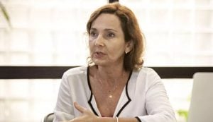 Associada a padrinhos políticos, Izolda Cela venceria no primeiro turno no Ceará, diz Vox Populi
