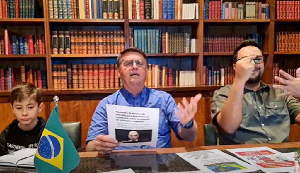 Bolsonaro sugere que determinação de Moraes pode ‘levar a conflitos entre Poderes’