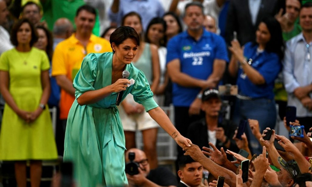 Em campanha, Lira usa camisa ‘Bolsonaro 22’ durante convenção do PL