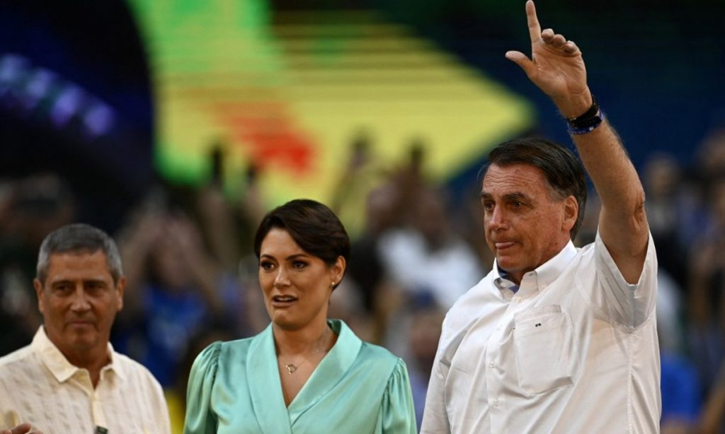 ‘Vice não pode ser pessoa que conspire contra você’, diz Bolsonaro ao oficializar Braga Netto