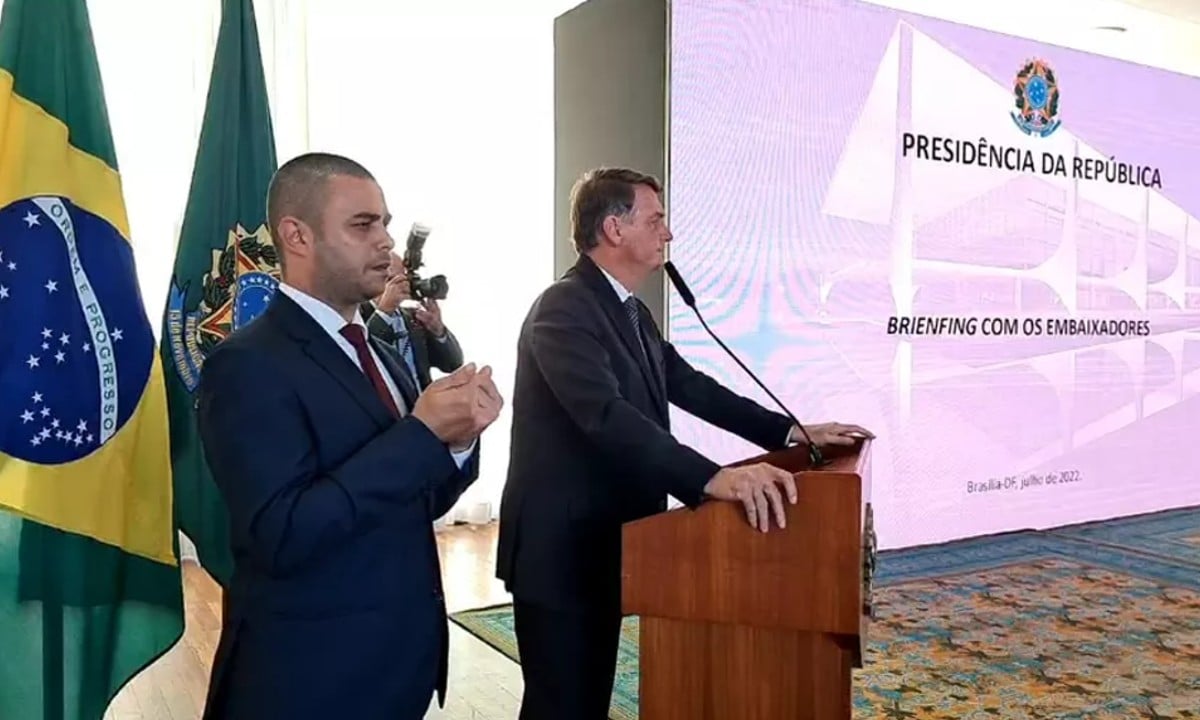 O presidente Jair Bolsonaro (PL), durante reunião com embaixadores: Reprodução 