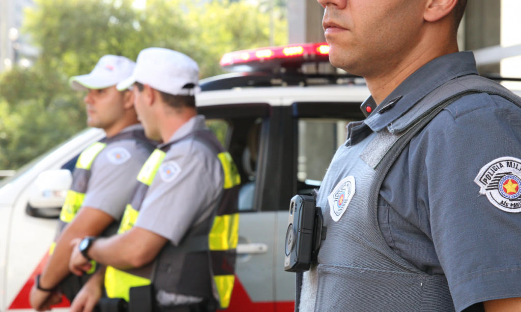 Mais de 90% defendem uso de câmeras nas fardas policiais em São Paulo, Rio e Minas