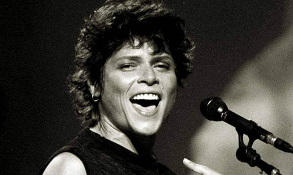Novos álbuns resgatam repertório de Cássia Eller em ritmo de reggae