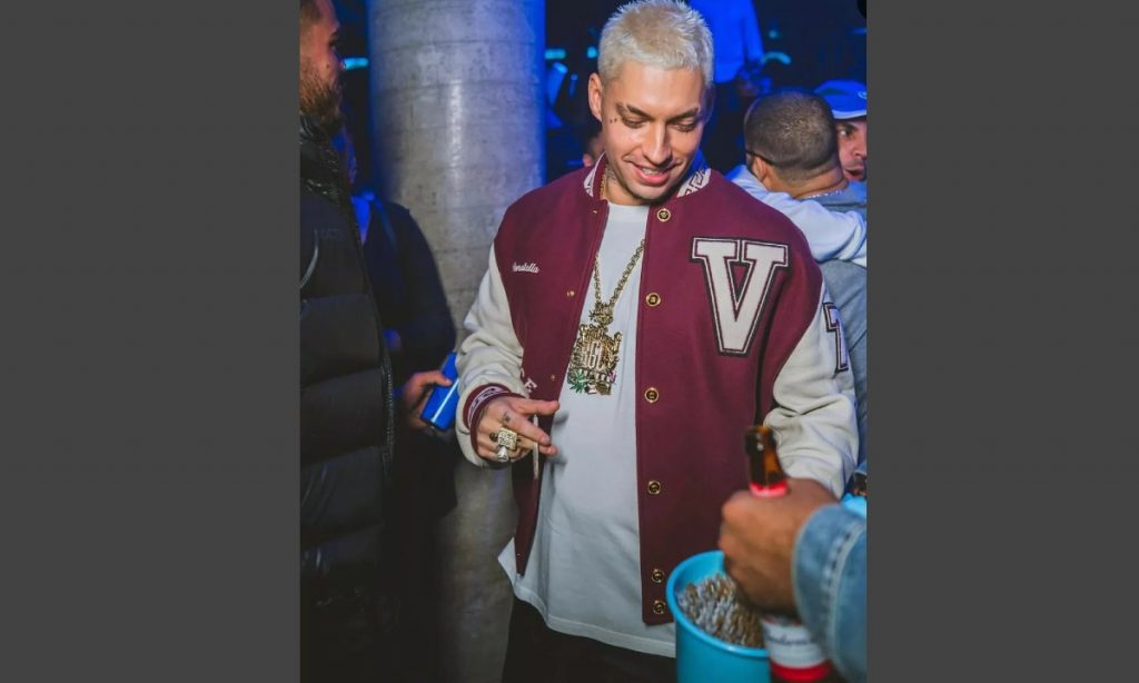 Rapper Filipe Ret, que gravou clipe com Anitta, é alvo de operação policial no Rio