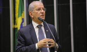 Deputado do PDT diz que Ciro erra ao criticar Lula: 'Melhor seria focar no Bolsonaro'