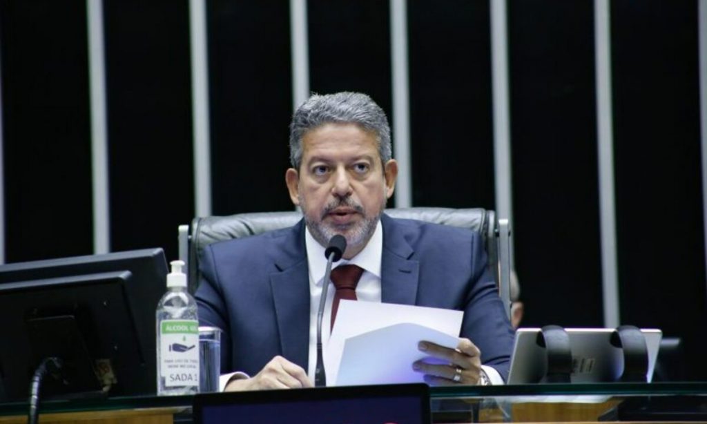 A derrota momentânea de Lira e Bolsonaro com a PEC Eleitoral, segundo a oposição
