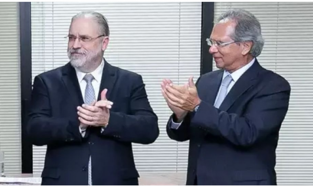 Aras arquiva pedido de investigação contra Paulo Guedes por ter mantido filha na direção de empresa offshore