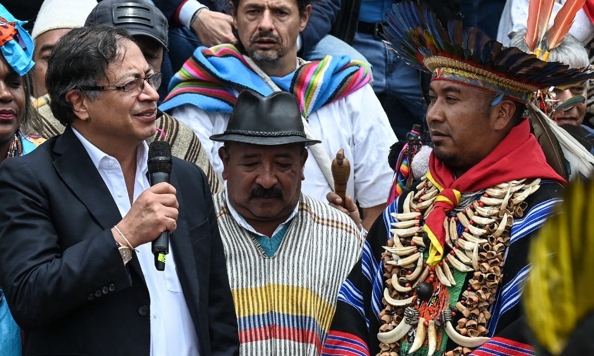 Gustavo Petro toma posse e marca chegada da esquerda ao poder na Colômbia