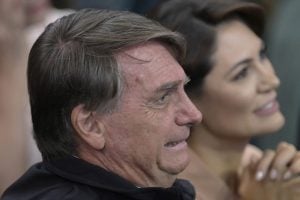 Bolsonaro é internado em hospital da Flórida com fortes dores abdominais