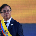 Gustavo Petro toma posse como primeiro presidente de esquerda da Colômbia