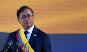 Gustavo Petro toma posse como primeiro presidente de esquerda da Colômbia