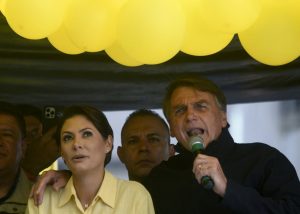 MP diz ao TSE que Bolsonaro não entregou documentos necessários para registrar a candidatura