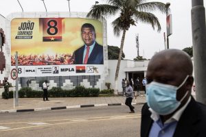 Partido no governo ganha eleições em Angola e presidente inicia o 2º mandato
