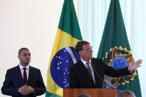Bolsonaro deve pedir ao STF o fim de ações sobre reunião com embaixadores