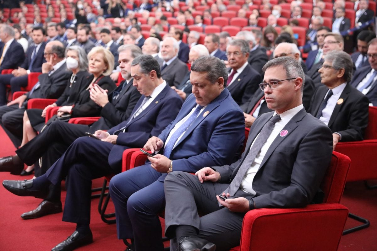 Que seja o início de uma temporada de paz, diz Barroso após a posse de Moraes
