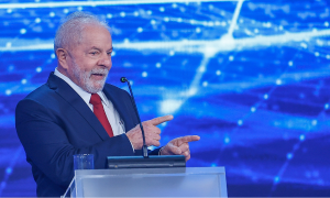 'Vamos avaliar convite a convite', diz Gleisi sobre participação de Lula em debates