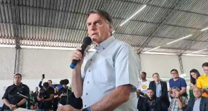 Bolsonaro inicia campanha com discurso de ‘bem contra o mal’ e citação à Venezuela