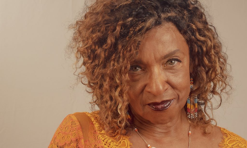 Elisa Lucinda se diz confiante na vitória de Lula: ‘O povo sabe quando é desprezado’