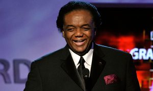 Compositor Lamont Dozier, gigante da música soul, morre aos 81 anos