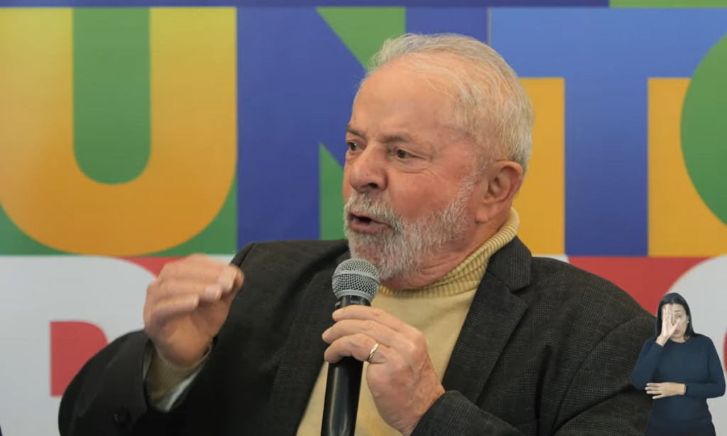 Lula sobe o tom e enfrenta Bolsonaro no tema corrupção