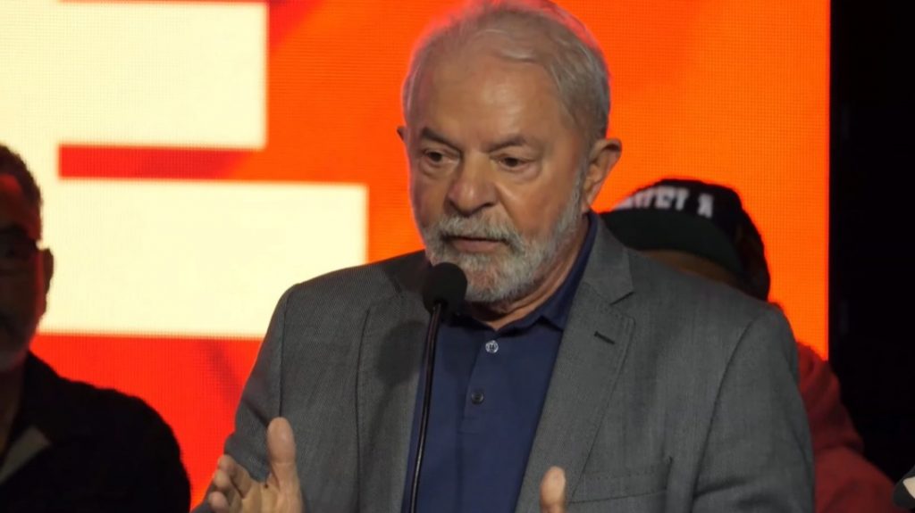 Lula: 'O País está pronto, é só tirar a tralha que tem lá e colocar a gente no lugar'
