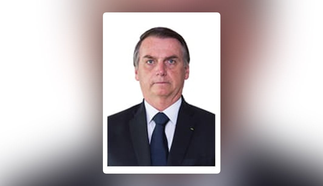 Campanha de Bolsonaro pede ao TSE para trocar a foto que aparecerá na urna