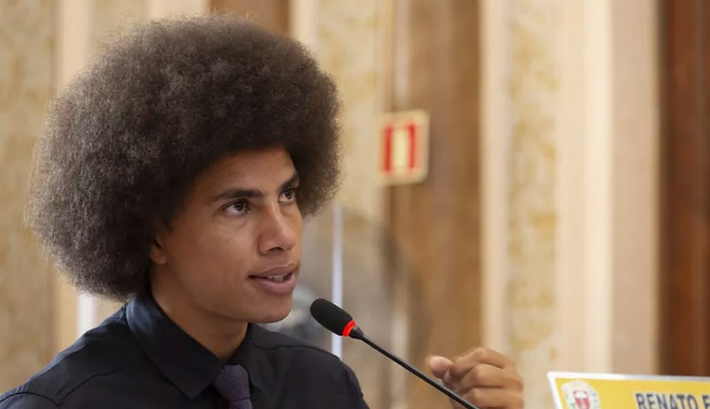Deputado Renato Freitas passa por nova revista em aeroporto: ‘Sempre sorteado’