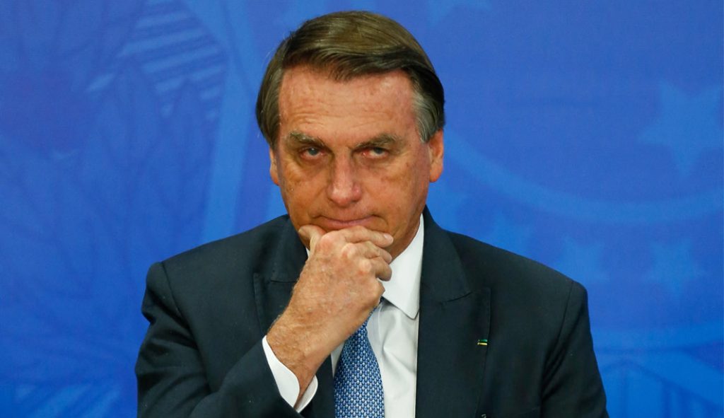 Quanto Bolsonaro gastou em quatro anos com comida e bebida no avião presidencial