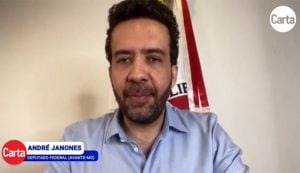 'Utilidade pública: não se desmente fake news em rede social', diz André Janones