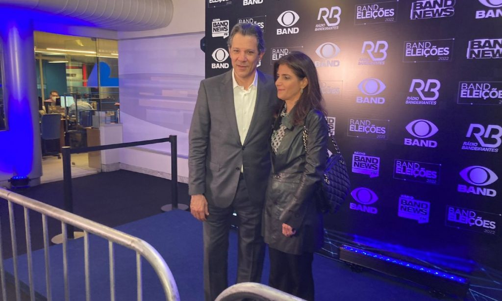 Haddad elogia currículo de sua vice, Lúcia França, e nega imposição de Márcio